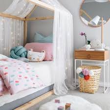 20 Great Ideas For A Canopy Bed In A Girl S Room