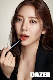 손담비 화보 속 메이크업포에버 2020 홀리데이 에디션 :: 파운데이션부터 컨실러 립스틱까지 : 네이버 블로그