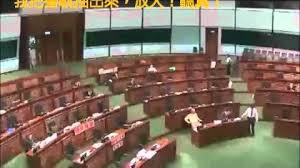 中文地址英譯 郵遞區號查詢 郵局專用信箱一覽表 交寄貴重物品及重要文件 信筒(箱)設置地點查詢 郵資票出售機據點查詢 明信片規格說明 郵件資費查. é»ƒå®œå¼˜ é¦™æ¸¯ç¶²çµ¡å¤§å…¸ Fandom