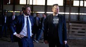 Roya News | Elon Musk drops plans for new party, backs JD Vance 2028:  Sources