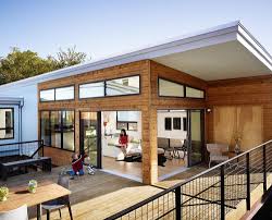 Desain rumah kayu 2 lantai dapat dijadikan sebagai salah satu pilihan alternatif yang mungkin cocok untuk hunian anda. 7 Desain Rumah Kayu Minimalis Yang Sederhana Dan Artistik