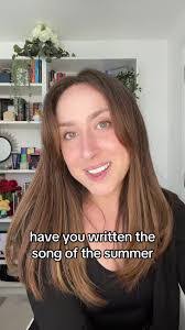 Rachel Kenison's Instagram, Twitter & Facebook