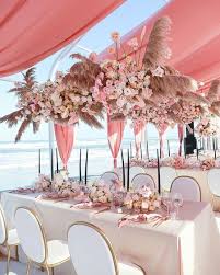Si te casas el próximo año y aún estás buscando ideas originales para adaptar a tu boda, hoy te dejamos. Colores De Moda Bodas 2019 Y 2020 Tendencias En Decoracion De Bodas