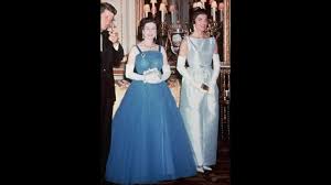 It's a scene depicted in season two of the crown, and. The Crown What Really Happened Between Queen Elizabeth And Jackie Kennedy Youtube