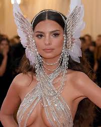 Emily Ratajkowski On Instagram Thank You Voguemagazine Emily Ratajkowski Style Revealing Dresses Emily Ratajkowski