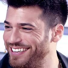 Valiente confesión de Can Yaman: «¡Me sentí mejor al cortarme el pelo...Ver  más