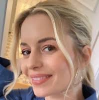 50+ perfiles de «Abdon»