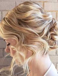 You can add a little difference to the usual classic braid and try a natural but different hair. 20 Stunning Diy Prom Hairstyles For Short Hair