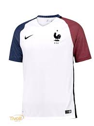 A nova camisa da frança feminina é branca, traz chapiscos em azul e o brasão da seleção em vermelho, deixando evidente as cores da bandeira do país no modelo. Camisa Nike Franca Ii Away Masculina Euro 2016 Mega Saldao