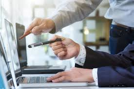 Czym jest tajemnica przedsiębiorstwa i kogo obowiązuje?