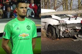 Greenwood играет с 2019 в манчестер юнайтед (мю). Manchester United Goalkeeper Sergio Romero Survives Horrific Car Accident India Com