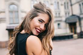 8 sinais femininos que secretamente dizem “Eu te quero!” | Atitude.com