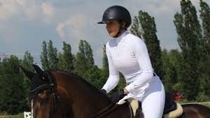 She is twice czech junior national champion and twice czech national champion in the young riders cat. Anna Kellnerova Pokracuje Na Csi2 St Tropez Desate Misto S Classicem Jezdci Cz