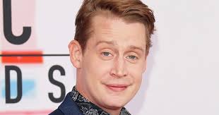 Learn about macaulay culkin's age, height, weight, dating, wife, girlfriend & kids. Macaulay Culkin Home Alone 2020 Home Alone 30th Anniversary 1990 2020 Macaulay Culkin