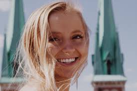 RUTHIE HELFER (@ruthie_helfer)