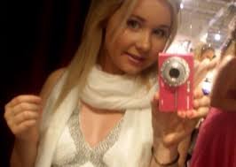 Blogger Heidi Alexandra vs. freak