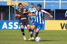 O título inédito veio após o coxa vencer o botafogo nos pênaltis, por 7 a 6. Avai Vence Mas Botafogo Avanca A Final Da Copa Do Brasil Sub 20 Futebol Ge
