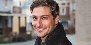When Calls the Heart's' Daniel Lissing Married Love of His Life Who Did Not  Know He Was a Famous Actor