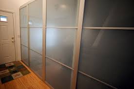 Pin By Giola Kovinger On Room Divider Ideas In 2021 Room Divider Sliding Door Room Dividers Room Divider Doors