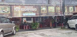 Selain mie sop, di sini juga tersedia sate kerang, tahu goreng, risol, sampai lumpia, sebagai pelengkap makan mie sop. Picture Of Mie Sop Kampung Medan Tripadvisor