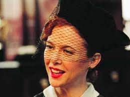 Blustery Bening offers little in 'Being Julia'