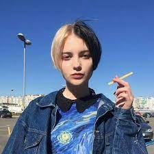 Two Tones Short Hair Trendy Hair Colors For Short Hair For Ladies Short Hair Color Short Hair Styles Girl Short Hair