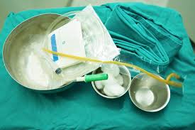 For the past few days i have noticed that i am passing red stringy/tissue like clots in my urine, (i don't know how to describe it) the doc said i had yesterday evening that my urine looked like if been starving myself and she urged me to eat asap. Blood In Urine 9 Causes In Males