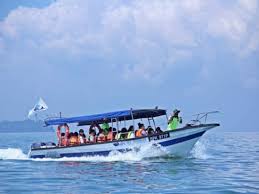 Head to kuala selangor beach, a unique tourist destination only accessible twice a month when the sand bar emerges from the tide to create this fascinating phenomenon. Kuala Selangor Sky Mirror Vanishing Beach Tour From Kuala Lumpur Tours Activities Fun Things To Do In Kuala Lumpur Malaysia Veltra