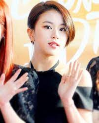 Today's standards don't dictate that a women over 50 has to have a certain hairstyle. Twice Chaeyoung Cut Her Hair Without Jyp S Permission Here S What Jyp Said Koreaboo