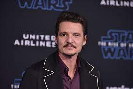 Get A Glimpse Under The Mandalorian S Helmet With These Pictures Of Pedro Pascal Pedro Pascal Pedro Star Wars Men