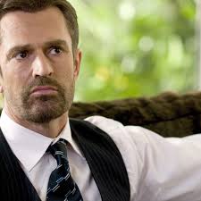 Pour l'acteur gay Rupert Everett, rien de pire que d'être élevé par deux  papas