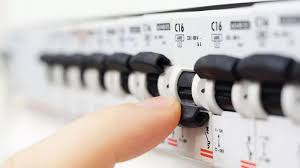 Il colpevole più probabile è l'elettrodomestico che stavi usando quando si è verificato il cortocircuito. Scaricatore Di Sovratensione A Cosa Serve E Come Scegliere Quello Giusto