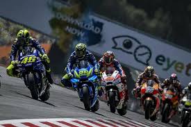 Motogp moderatorin die neue moderatorin eve scheer im interview: Interview Andrea Schlager Das Ist Die Servustv Moderatorin