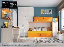 Letto 1 piazza e mezza con contenitore rivestito in similpelle, è comprensivo di rete ortopedica a doghe con doppia barra centrale e vano contenitore sottostante con fondo in tela., similpelle bianco. Moda Casa Interni Cameretta A Ponte C320 Con Letto A Soppalco Mensole Scrivania Sedia E Armadio
