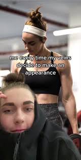 always surprises me #greenscreen #veincheck #whatarethoseeee #gymlol #fyp  #fitisfun #forearm #bicepsbaby