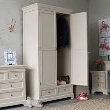 Jun 11, 2021 · having the right clothes to fit over a continually expanding pregnancy belly is a challenge for all expecting moms. Grey Double Wardrobe Daventry Range