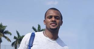 Deshaun watson might want a trade. Texans Qb Deshaun Watson Spotted Working Out In Miami Wearing A Dan Marino Dolphins Shirt Pic