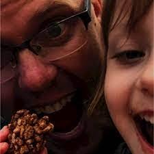 Lee Keen's Instagram, Twitter & Facebook