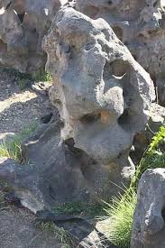 Auf wunsch mit bohrung zum quellstein oder mit beleuchtungselementen. Grosser Naturstein Garten Naturstein Garten Grosse Natursteine