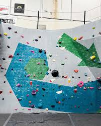 This past weekend we hosted our first Boulder comp since before the  pandemic, and what a wild ride it was! Huge thank you to our staff &  setters for the insane amount