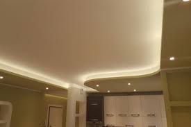 Controsoffitti in cartongesso per salotti; Controsoffitto In Cartongesso Con Faretti Led Esempi E Consigli
