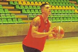 Find the perfect sammis reyes stock photos and editorial news pictures from getty images. Sammis Reyes Trato De Imitar A Lebron En Todo Lo Que Hace La Tercera