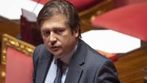 Sileri, in isolamento da qulache giorno dopo il contatto con un caso sospetto, ha manifestato i sintomi della malattia e ha fatto il test. Pierpaolo Sileri Vicemin Gesundheit Mit Coronavirus Habe Ich Meinen Geruchs Und Geschmackssinn Verloren