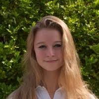 Elaine Nesbitt's Instagram, Twitter & Facebook