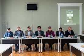 Deputatul pnl sergiu bîlcea, fost ginere al lui ioan crişan, bărbatul decedat în explozia care a avut loc sâmbătă dimineaţă, a reacţionat după moartea fostului său socru. Sergiu Bilcea Vicepresedinte Al Consiliului Judetean Arad A Arad City Guide Ofera Informatii Despre Evenimentele Care Au Loc La Arada
