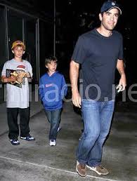 Check spelling or type a new query. Is Pete Sampras Nog Steeds Getrouwd Zijn Vrouw Scheiding Snelle Feiten Roddel