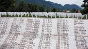 Srebrenica massacre, slaying of more than 7,000 bosniak (bosnian muslim) boys and men, perpetrated by bosnian serb forces in srebrenica, a town in eastern bosnia and herzegovina, in july 1995. Massaker Von Srebrenica Die Uno Hat Konsequenzen Gezogen Archiv