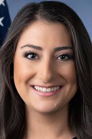 Sara Jacobs learns about hunger at 5-star hotels in Kenya and Somalia