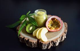 Recette De Compote Pomme Kiwi Et Fruit De La Passion Pour Bebe Des 12 Mois Cooking For My Baby Pureed Food Recipes Baby Food Recipes Baby Puree Recipes