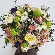 Investing on flowers would be the best to opt for at such times. 25 Best London Flower Delivery Services Petal Republic